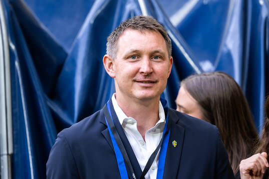 Kim Källström of Sweden