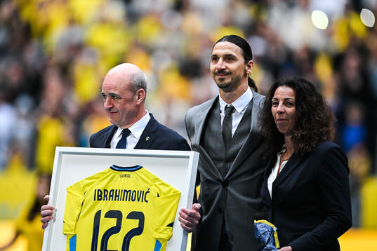 Zlatan Ibrahimovic with Fredrik Reinfeldt, president and