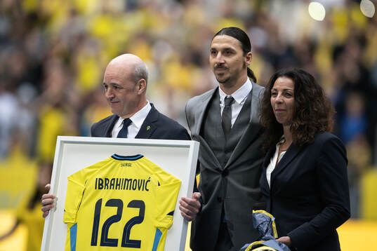 Zlatan Ibrahimovic with Fredrik Reinfeldt, president and