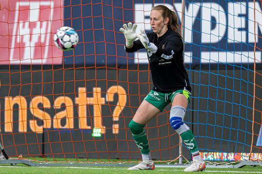 Michaela Karin Moran of AaFK Fortuna warms up