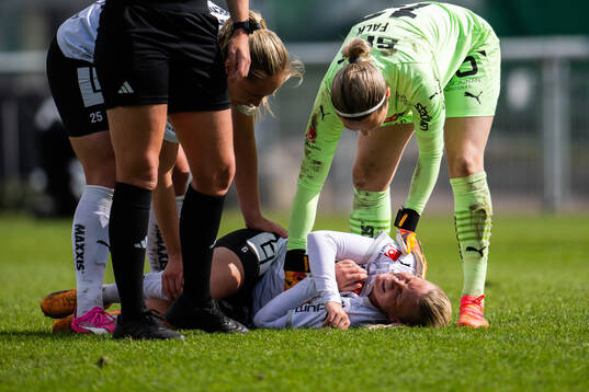HäckensJosefine Rybrink har ont