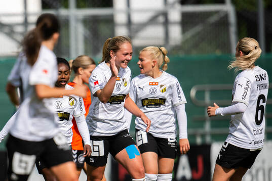 Bläddra bland fler bilder av Fotboll, Damallsvenskan, Kristianstad - Häcken