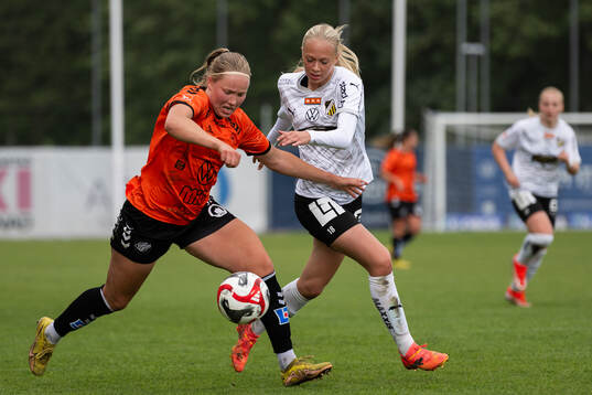Kristianstads Hlin Eiriksdottir och Häckens Lisa Löwing
