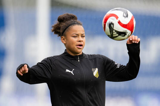 Häckens Felicia Schröder