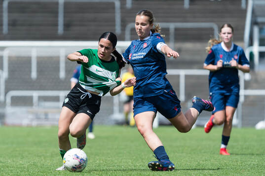 Sporting Club de Portugals Laura Romao och Aalborg BKs