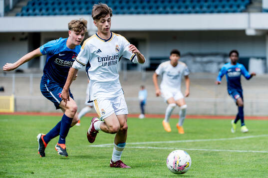 Real Madrids Marco David Company Garcia och AZ Alkmaars
