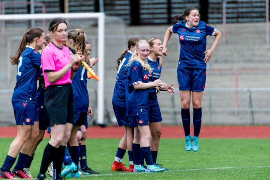 Aalborgs spelare jublar