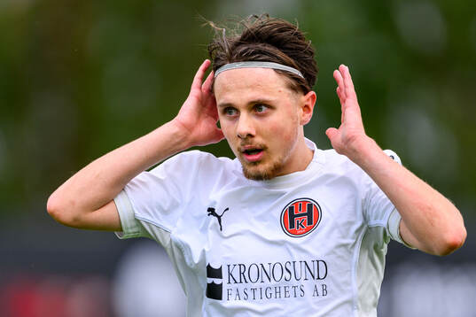 Hittarp IKs Isac Josefsson deppar