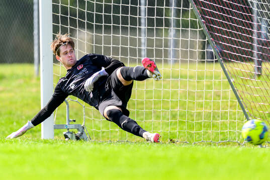 Hittarp IKs Johan Bengtsson släpper in 2-0 på straff av