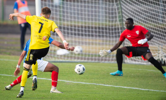 IFK Hässleholms Philipp Berndt gör 0-2 och jublar i
