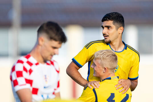 Aimar Sher of Sweden celebrates