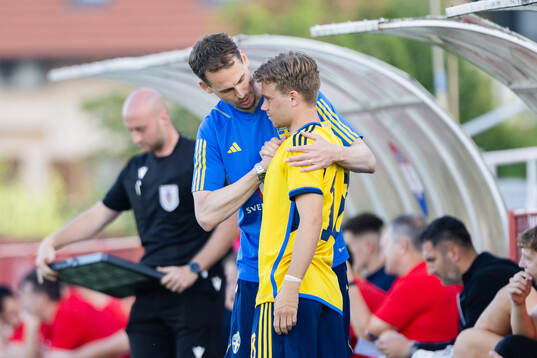 Head coach Daniel Bäckström and Wilmer Odefalk  of Sweden