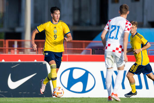 Deniz Gül of Sweden