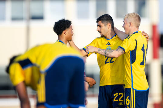 Aimar Sher of Sweden celebrates