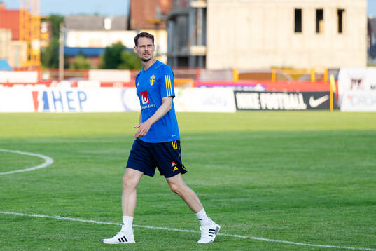 Head coach Daniel Bäckström of Sweden