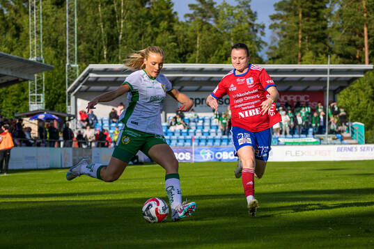 Hammarbys Smilla Holmberg och Vittsjös Kayla Adamek