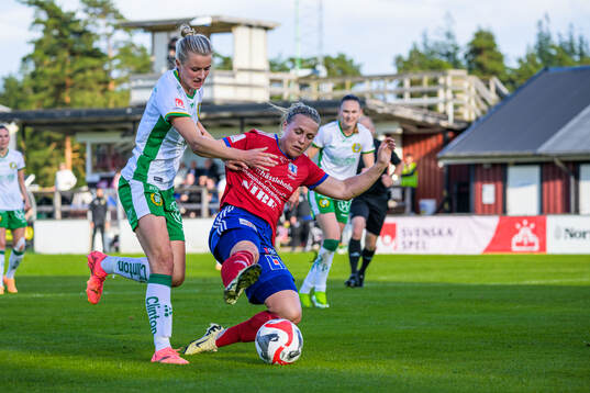 Hammarbys Thea Sørbo och Vittsjös Nellie Persson
