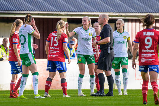 Vittsjös Nellie Persson och Hammarbys Ellen Wangerheim och