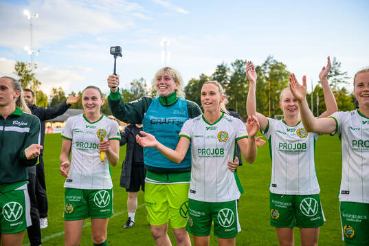 Hammarbys Vilde Hasund, målvakt Moa Edrud, Jonna Andersson