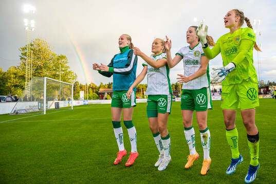 Hammarbys Lykke Ihrfelt, Smilla Holmberg, Emma Westin och