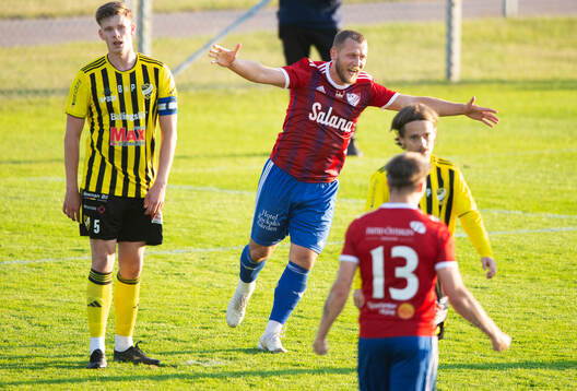 IFK Simrishamns Mikael Lindström jublar över att ha