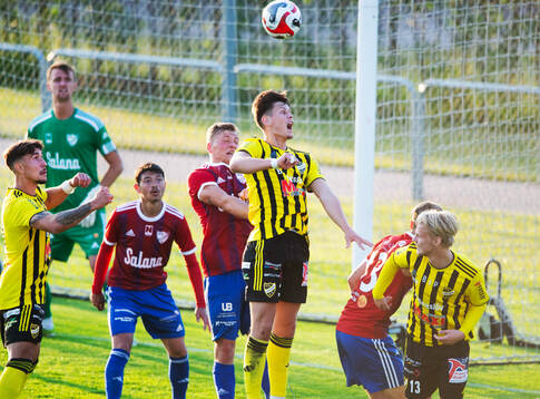IFK Hässleholms Viktor Ahlgren i matchen i div 2 mellan