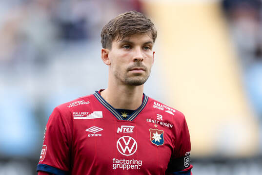 Örgrytes Daniel Paulson innan fotbollsmatchen i Superettan
