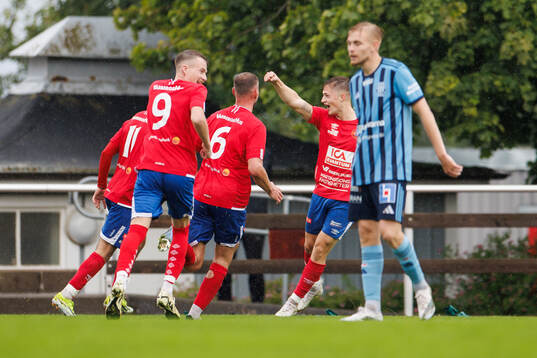 Varbergs Malte Nydén jublar