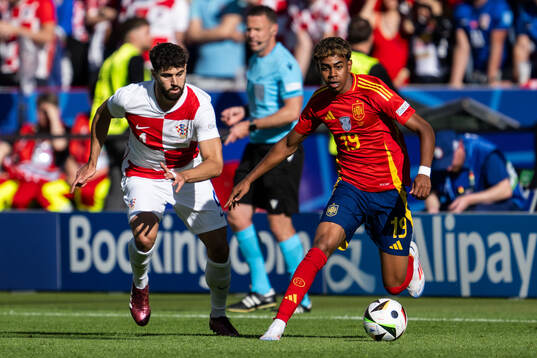 Josko Gvardiol of Croatia and Lamine Yamal of Spain