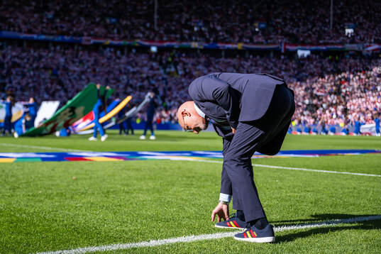 Head coach Luis De La Fuente of Spain