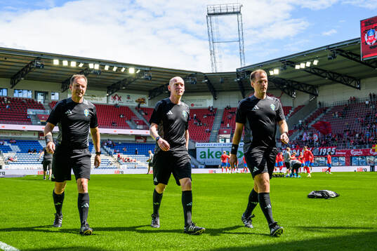 Assisterande domare Anders Böwing och Domare Per Melin och