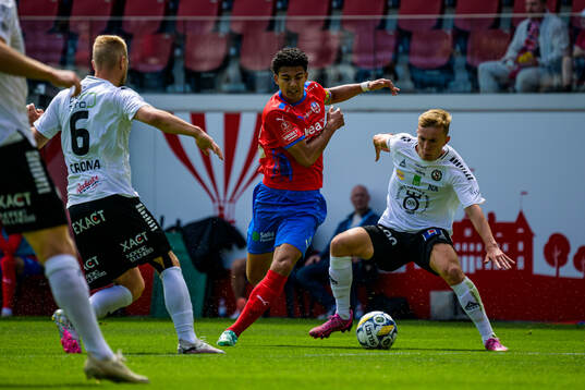 Helsingborgs Milan Silva Rasmussen och Örebros Valgeir