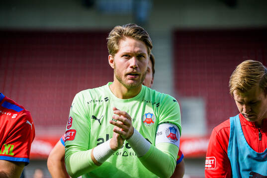 Helsingborgs målvakt Kalle Joelsson jublar