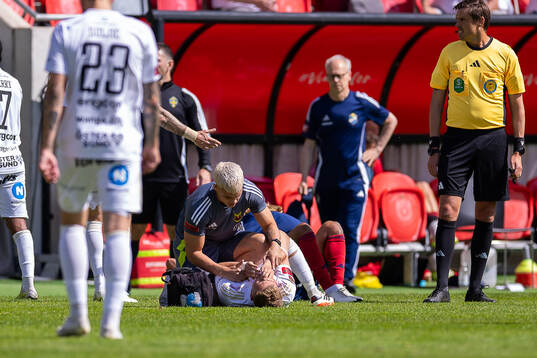 Östersunds Mykola Musolitin får vård på planen