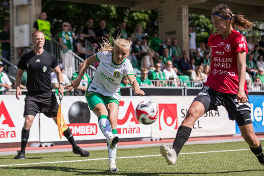 Hammarbys Smilla Holmberg och Trelleborgs Thelma Persson