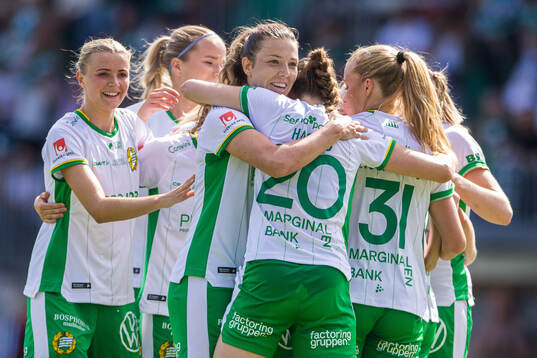 Hammarbys Emma Westin jublar med lagkamrater