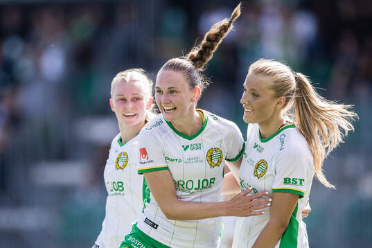 Hammarbys Vilde Hasund jublar med Emilie Joramo och Smilla