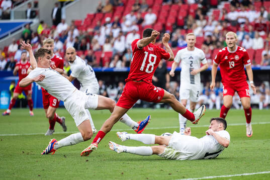 Jaka Bijol and Erik Janza of Slovenia against Alexander Bah