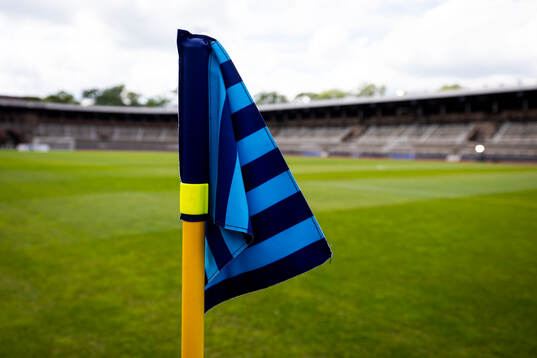 Hörnflagga på Stockholm Stadion innan fotbollsmatchen i
