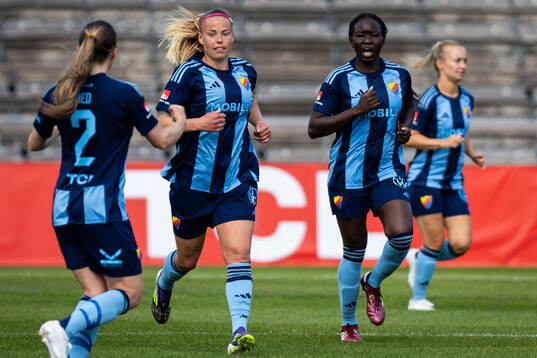 Djurgårdens Therese Åsland  jublar