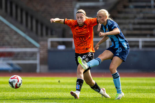 Djurgårdens Stinalisa Johansson och Kristianstads Emma