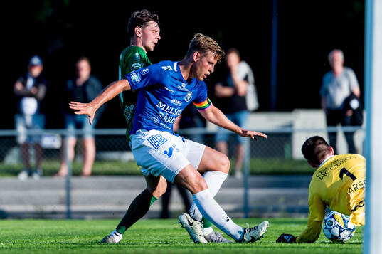 Brages Pontus Jonsson och Trelleborgs Tobias Karlsson och