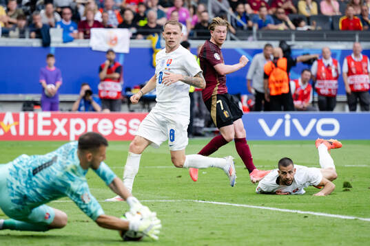 Goalkeeper Martin Dubravka of Slovakia with a save against