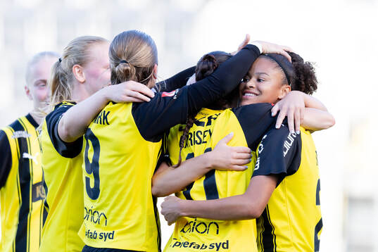 Häckens Felicia Schröder jublar