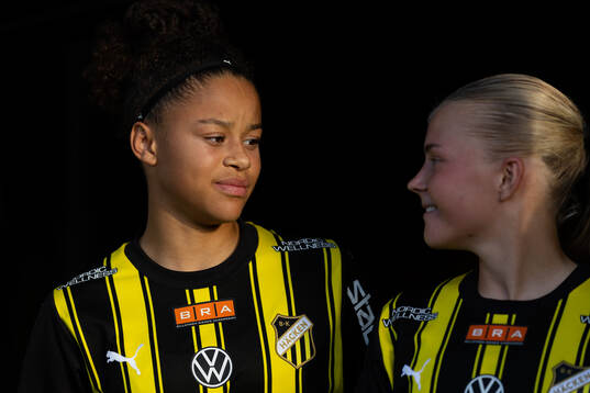 Häckens Felicia Schröder och Matilda Nildén