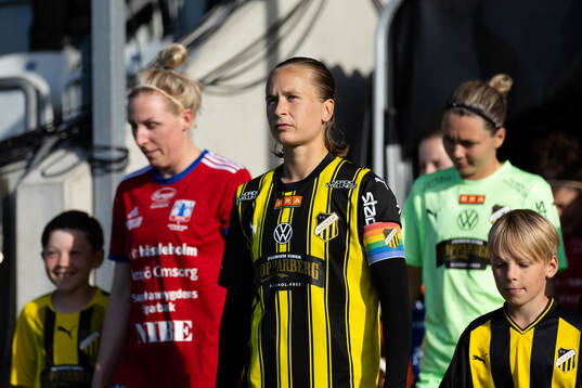 Häckens Filippa Curmark innan fotbollsmatchen i