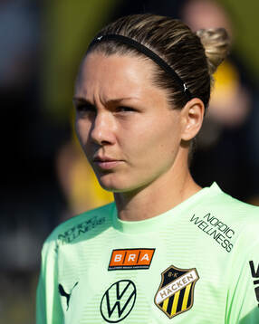 Häckens målvakt Jennifer Falk  fotbollsmatchen i