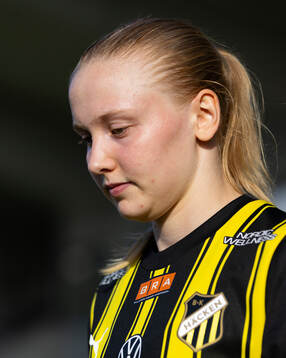 Häckens Johanna Fossdalsá Sørensen innan fotbollsmatchen