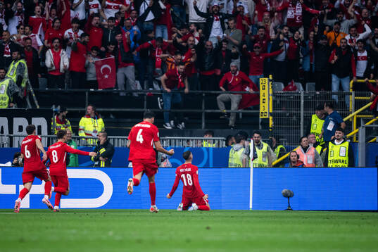 Mert Muldur of Türkiye celebrates