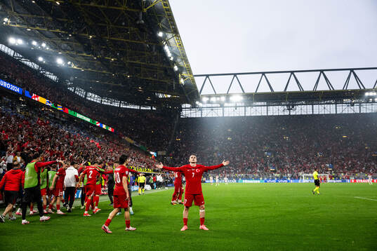 Kerem Akturkoglu of Türkiye celebrates